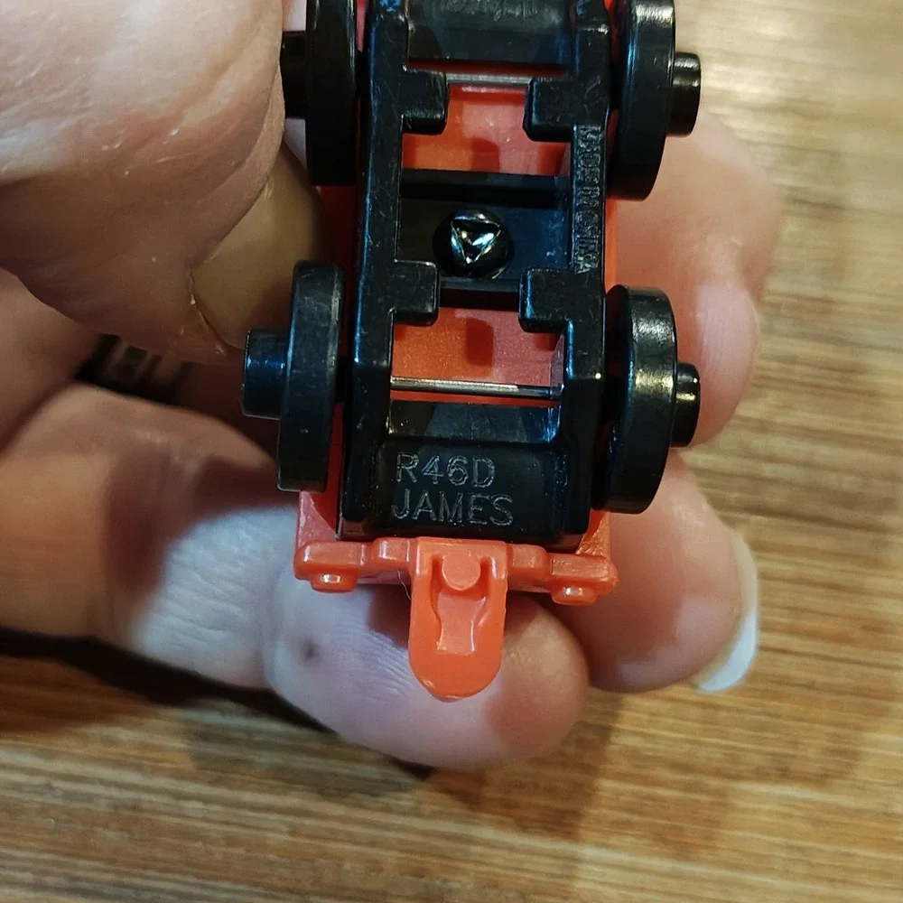 THOMAS & FRIENDS Minis Train‎ Engine JAMES (#5) H04A 2014 Metallic Red